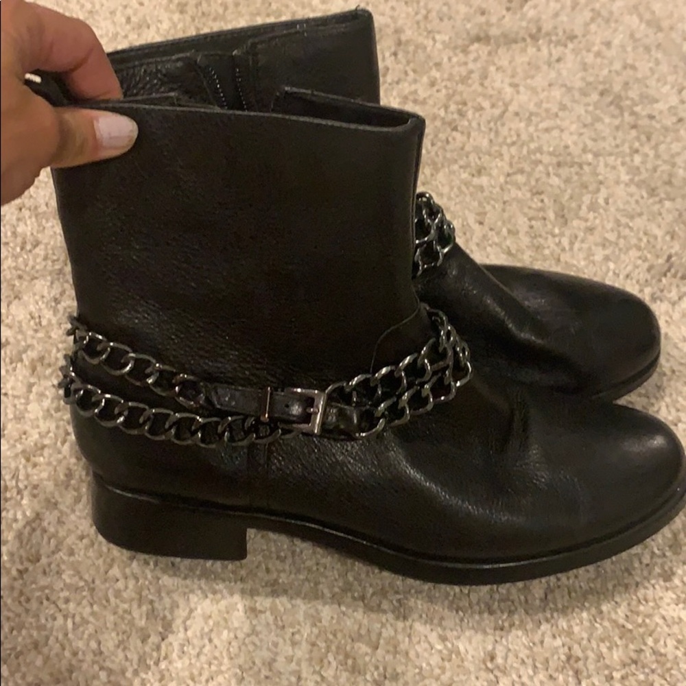 Amazing aerosols booties